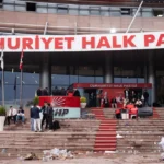AA-20260524-41486101-41486096-KEMAL_KILICDAROGLUNUN_BAZI_YAKIN_KURMAYLARI_CHP_GENEL_MERKEZINE_GELDIc.webp