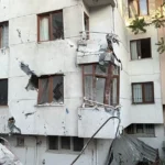 AA-20260716-41996264-41996260-KUCUKCEKMECEDE_YIKIMI_SUREN_BINA_BITISIKTEKI_APARTMANA_YASLANDI-275837.webp