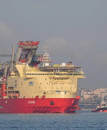 gemi-994818.jpg