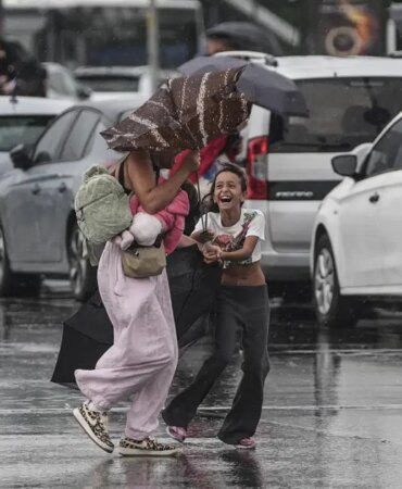 AA-20260725-42062925-42062924-ISTANBULUN_BAZI_BOLGELERINDE_SAGANAK_ETKILI_OLDU-943615.jpg