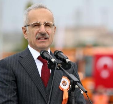 Bakan Uraloğlu, Van'daki tramvay hattı projesinin Bakanlıkça üstlenilmesini değerlendirdi