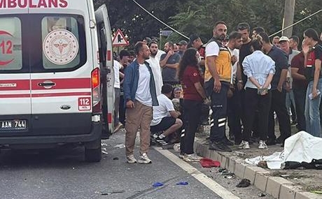 Düzce'de fındık işçilerini taşıyan araç tırla çarpıştı; 4 ölü, 8 yaralı