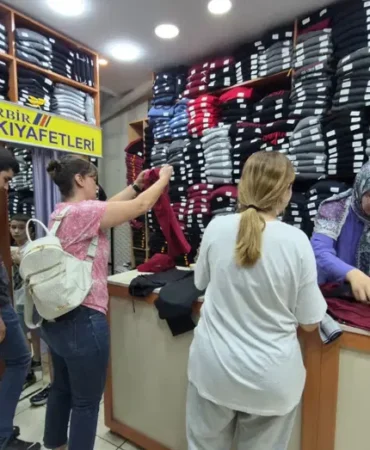 Okul kıyafetlerinde yeni dönem. Zorunluluk geri getirildi, veliler dikkat