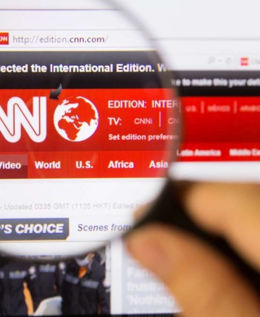 Donald-Trump-uc-medya-kurulusunu-Beyaz-Saray8217dan-men-ediyor-featured