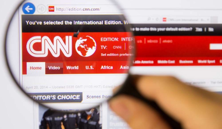 Donald-Trump-uc-medya-kurulusunu-Beyaz-Saray8217dan-men-ediyor-featured