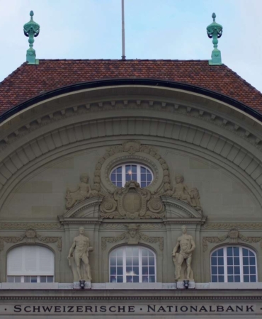 SNB-Baskani-Schlegel-Enflasyon-Artisini-Petrole-Bagladi-featured