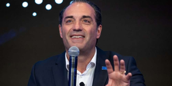 Stellantis CEO: Otomotiv Sektörü İki Kutba Ayrıldı