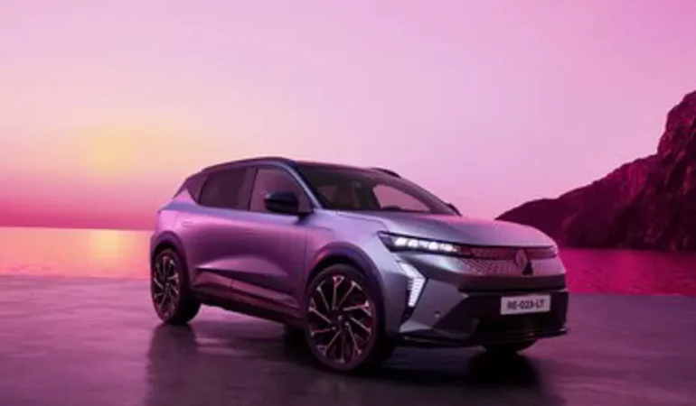 Renault Scenic E-Tech daha uzun menzil ve daha hızlı şarj özelliği sunuyor
