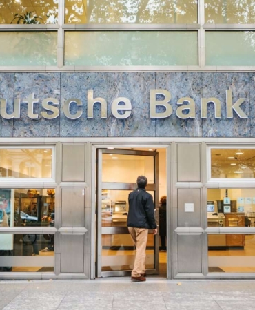 Deutsche-Bank-Ucuncu-Ceyrekte-185-Milyar-Euro-Kar-Acikladi-featured