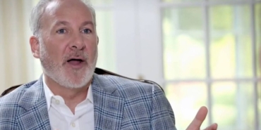 Peter Schiff’e Göre Teknoloji Hisselerindeki Düzeltme Bitcoin’i Düşürebilir